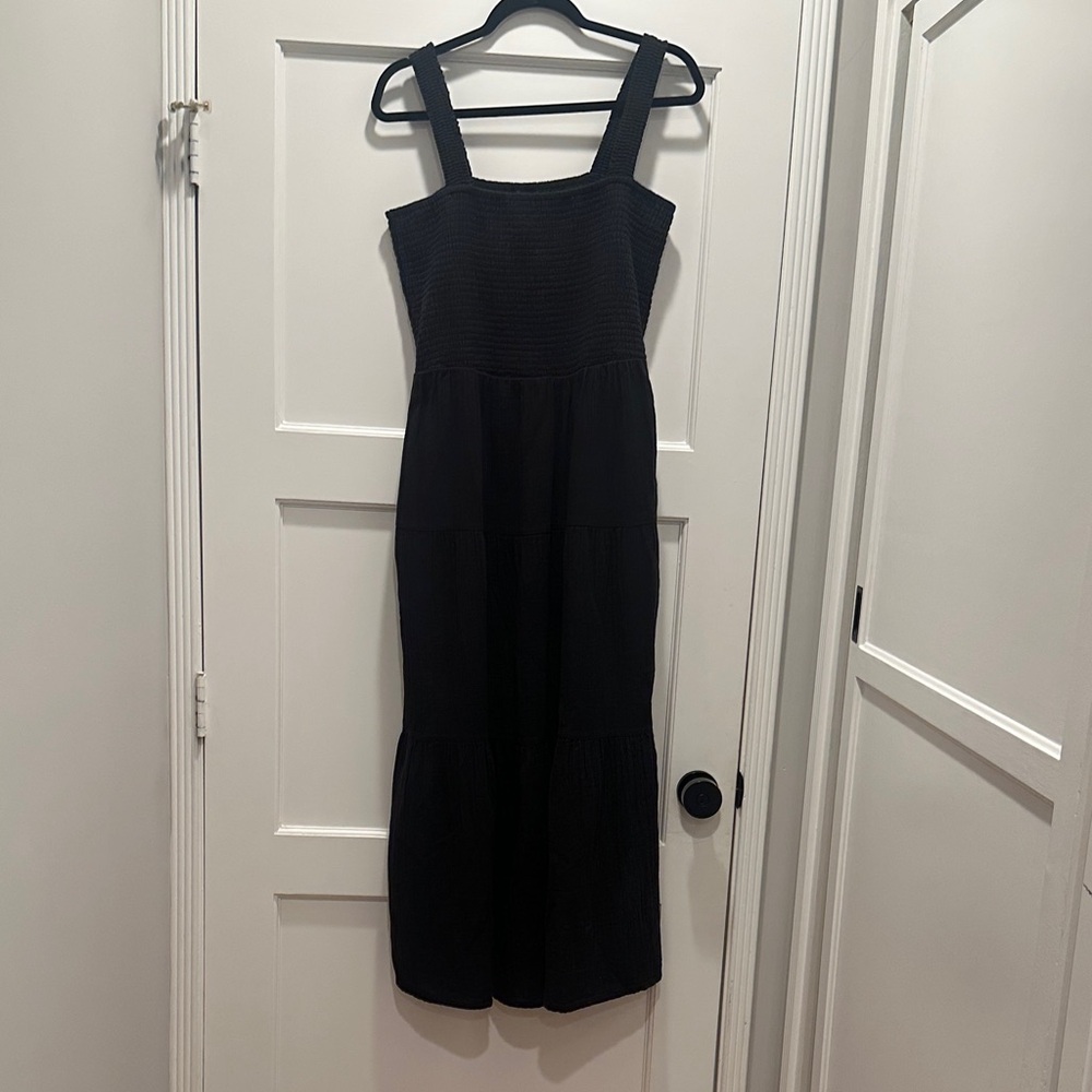 100% Organic Cotton Gauze Smocked
Sleeveless Maxi Dress by Quince